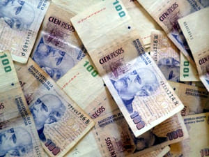 ¿Qué hace Argentina con más de 10 tipos de cambio del dólar?