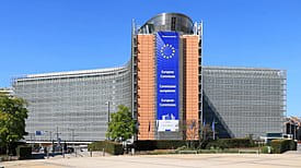 La Comisión Europea no puede justificar el despilfarro estructural