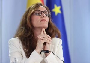 La obsesión intervencionista de Sanidad es sectaria, ineficaz y contraproducente